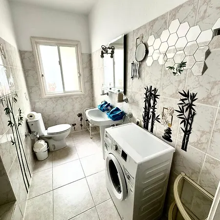 Casa Lilo, En Jardin Grande, Con Gran Piscina Y Barbacoa