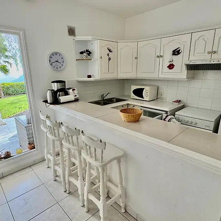 Tatil Evi Casa Lilo, En Jardin Grande, Con Gran Piscina Y Barbacoa