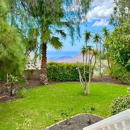 Casa Lilo, En Jardin Grande, Con Gran Piscina Y Barbacoa *