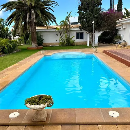 Tatil Evi Casa Lilo, En Jardin Grande, Con Gran Piscina Y Barbacoa